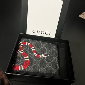 Gucci wallet